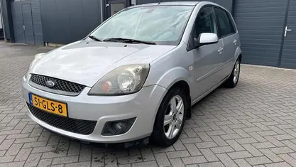 Occasion Ford Fiesta Futura 69 PK (50 kW) 2008 Grijs Hatchback