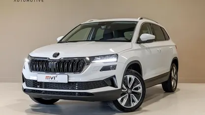 Wit Gebruikt 2025 Skoda Karoq Business Line SUV | € 37.000 (Eerlijke prijs)