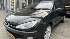 Zwart Gebruikt 2004 Peugeot 206 CC Cabriolet | € 1.950 (Eerlijke prijs)