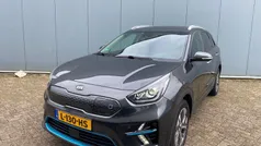 Grijs, metallic lak Gebruikt 2021 Kia e-Niro SUV | € 26.450 (Eerlijke prijs)