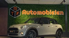 Grijs, metallic lak Gebruikt 2017 Mini ONE Business Hatchback | € 7.998 (Eerlijke prijs)