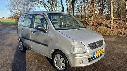 Grijs Occasion 2001 Opel Agila Elegance Hatchback | € 1.245 (Eerlijke prijs)