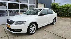 Wit Gebruikt 2013 Skoda Octavia Business Line Hatchback | € 6.450 (Eerlijke prijs)