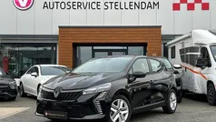 Zwart (metallic) Occasion 2025 Renault Clio V Evolution Hatchback | € 19.995 (Eerlijke prijs)