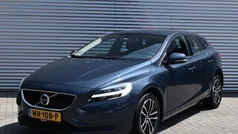Blauw Gebruikt 2017 Volvo V40 Stationwagen | € 10.440 (Eerlijke prijs)