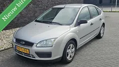 Grijs Gebruikt 2006 Ford Focus Ambiente Hatchback | € 1.250 (Eerlijke prijs)