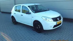 Wit Gebruikt 2011 Dacia Sandero Basis Hatchback | € 1.100 (Super prijs)