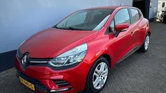 Rood Gebruikt 2017 Renault Clio IV Zen Hatchback | € 8.950 (Eerlijke prijs)