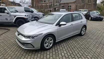 Occasion 2024 VW Golf VIII Life Hatchback | € 21.900 (Super prijs)