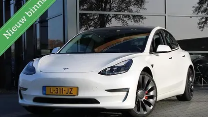 Wit Gebruikt 2021 Tesla Model 3 Performance Sedan | € 29.950 (Eerlijke prijs)
