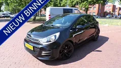 Zwart Gebruikt 2015 Kia Rio Hatchback | € 8.644 (Eerlijke prijs)