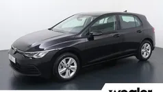 Gebruikt 2021 VW Golf VIII Life Hatchback | € 20.840 (Eerlijke prijs)