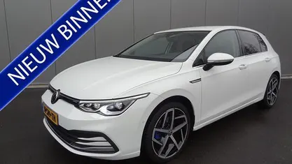 Occasion 2020 VW Golf VIII Style Hatchback | € 17.445 (Eerlijke prijs)
