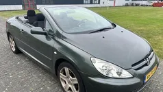 Grijs Gebruikt 2004 Peugeot 307 CC Cabriolet | € 899 (Eerlijke prijs)