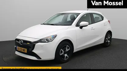 Wit Occasion 2024 Mazda 2 Center-Line Hatchback | € 19.635 (Goede deal)