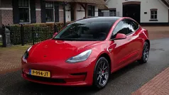 Rood Gebruikt 2020 Tesla Model 3 Standard Range Sedan | € 19.450 (Goede deal)
