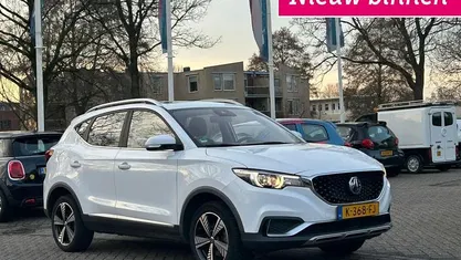 Wit Occasion 2020 MG ZS Luxury SUV | € 11.845 (Goede deal)