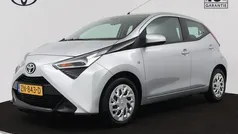 Grijs Gebruikt 2019 Toyota Aygo X-play Hatchback | € 14.445 (Eerlijke prijs)