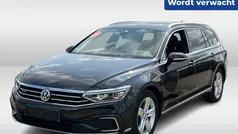 Zwart Gebruikt 2020 VW Passat GTE Stationwagen | € 27.950 (Eerlijke prijs)