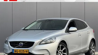 Grijs Gebruikt 2016 Volvo V40 Hatchback | € 10.450 (Super prijs)
