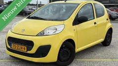 Geel Gebruikt 2013 Peugeot 107 Access Hatchback | € 2.199 (Goede deal)