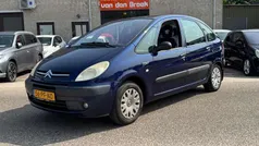 Blauw, metallic lak Gebruikt 2004 Citroën Xsara Picasso MPV | € 975 (Eerlijke prijs)