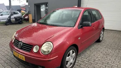Rood Occasion 2003 VW Polo Highline Hatchback | € 1.250 (Eerlijke prijs)