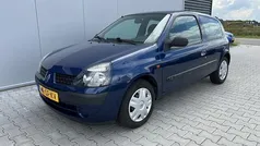 Blauw Gebruikt 2002 Renault Clio II Hatchback | € 2.000 (Eerlijke prijs)