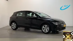 Gebruikt 2021 VW Golf VIII Life Hatchback | € 17.950 (Goede deal)