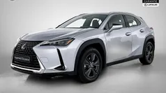 Grijs (metallic) Gebruikt 2024 Lexus UX 250h SUV | € 38.950 (Eerlijke prijs)