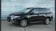 Zwart Gebruikt 2020 Mitsubishi Outlander SUV | € 23.850 (Eerlijke prijs)