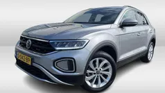 Gebruikt 2023 VW T-Roc Life SUV | € 25.450 (Eerlijke prijs)