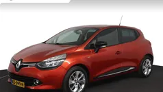 Rood Gebruikt 2016 Renault Clio IV Dynamique Hatchback | € 10.950 (Eerlijke prijs)