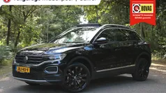 Zwart Gebruikt 2021 VW T-Roc Sport SUV | € 29.950 (Eerlijke prijs)
