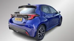 Blauw Gebruikt 2023 Toyota Yaris Hatchback | € 22.440 (Eerlijke prijs)