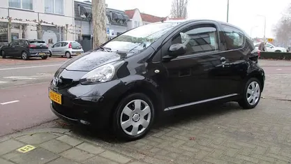 Occasion Toyota Aygo 68 PK (50 kW) 2009 Zwart (metallic) Hatchback