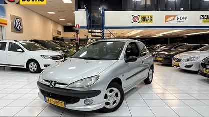 Grijs Gebruikt 2002 Peugeot 206 Hatchback | € 950 (Eerlijke prijs)