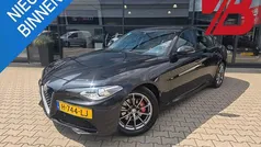 Zwart Gebruikt 2017 Alfa Romeo Giulia Super Sedan | € 16.750 (Eerlijke prijs)