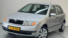 Grijs Gebruikt 2002 Skoda Fabia Comfort Hatchback | € 1.699 (Eerlijke prijs)