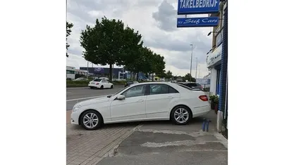 Wit Gebruikt 2009 Mercedes E200 Avantgarde Sedan | € 11.980 (Eerlijke prijs)