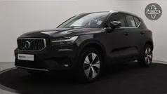 Zwart Gebruikt 2022 Volvo XC40 Momentum SUV | € 34.900 (Eerlijke prijs)