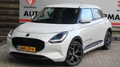 Wit parelmoer led dagrijverlichting Gebruikt 2024 Suzuki Swift Style Hatchback | € 24.499 (Duur)