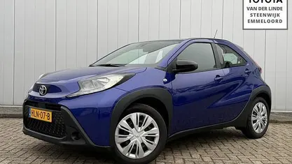 Blauw Occasion 2025 Toyota Aygo X Play SUV | € 17.899 (Eerlijke prijs)