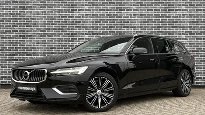 Zwart Gebruikt 2021 Volvo V60 Business Edition Stationwagen | € 26.894 (Eerlijke prijs)