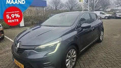 Grijs metallic Gebruikt 2021 Renault Clio V Intens Hatchback | € 16.900 (Eerlijke prijs)
