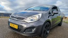 Grijs Gebruikt 2013 Kia Rio Hatchback | € 3.699 (Eerlijke prijs)