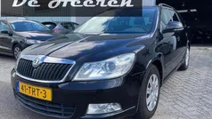 Zwart Gebruikt 2012 Skoda Octavia Ambition Stationwagen | € 2.250
