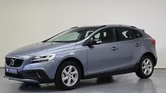 Blauw Gebruikt 2017 Volvo V40 Hatchback | € 15.950 (Eerlijke prijs)