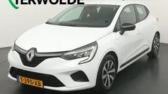 Wit Gebruikt 2023 Renault Clio V Equilibre Hatchback | € 20.795 (Eerlijke prijs)