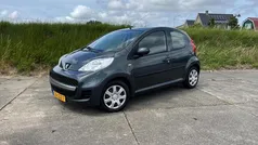 Grijs Gebruikt 2010 Peugeot 107 Hatchback | € 4.260 (Eerlijke prijs)
